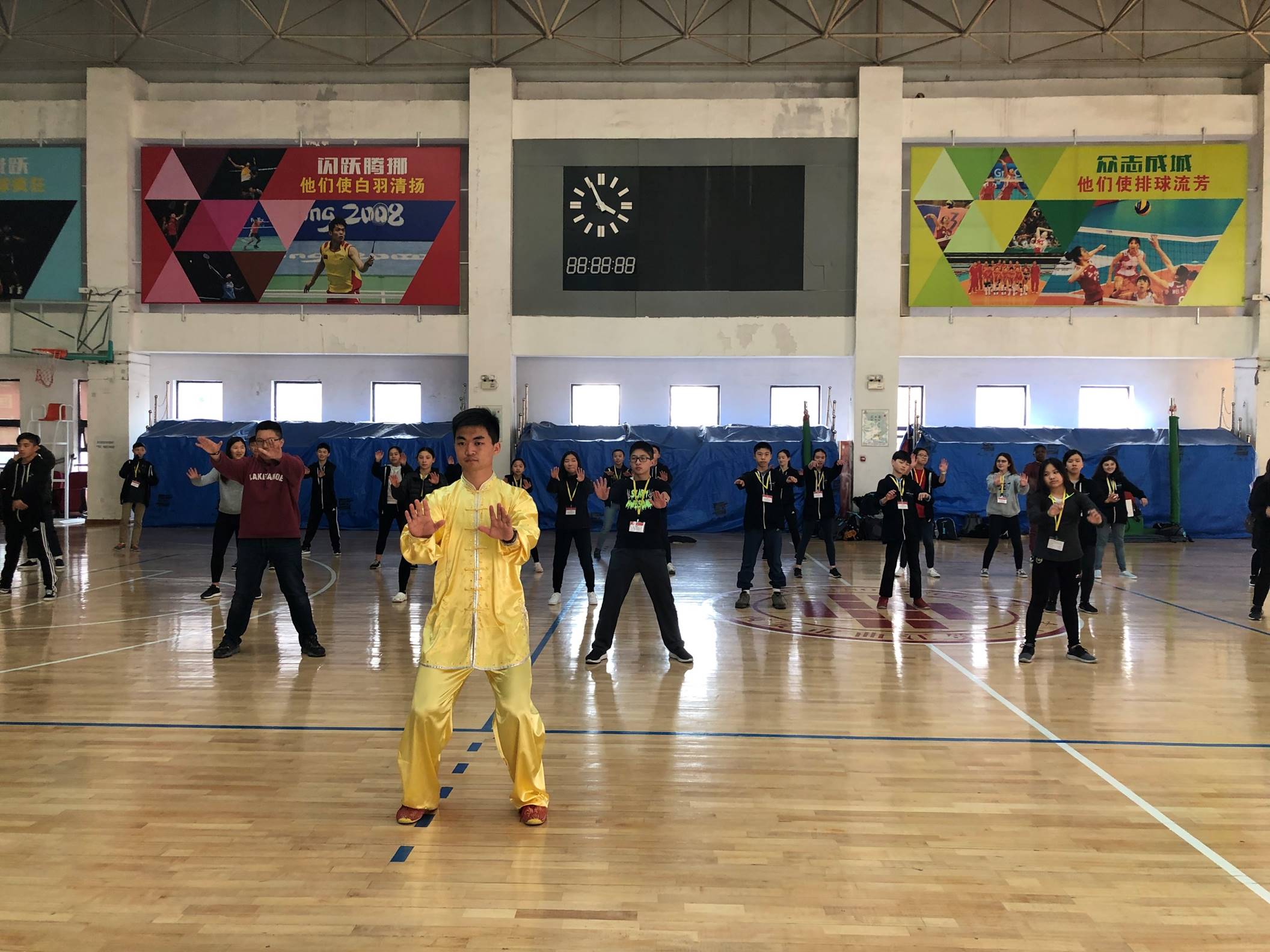 图片包含 地板, 建筑物, 地面, 室内描述已自动生成